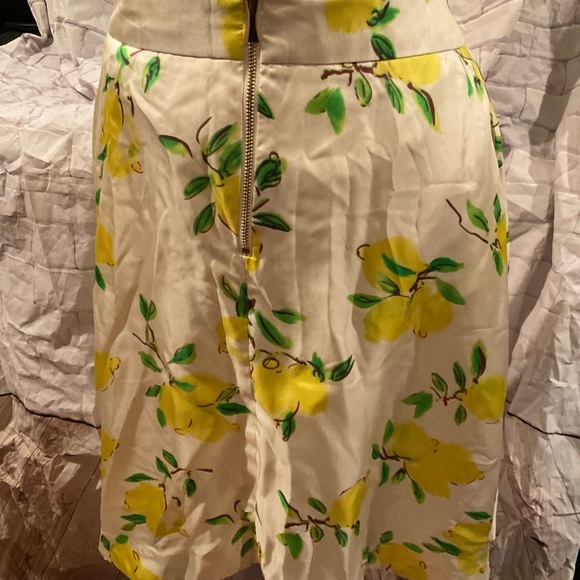 “KATE SPADE” ♠️ Lemon Print Fully Lined Skirt. - Picture 2 of 12